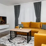 Deluxe Sanski Most