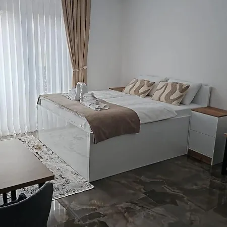 Apartment Deluxe *