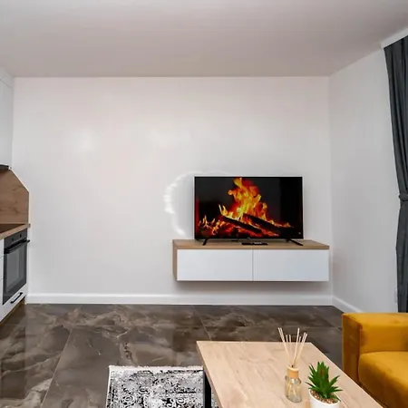 Deluxe Apartment
